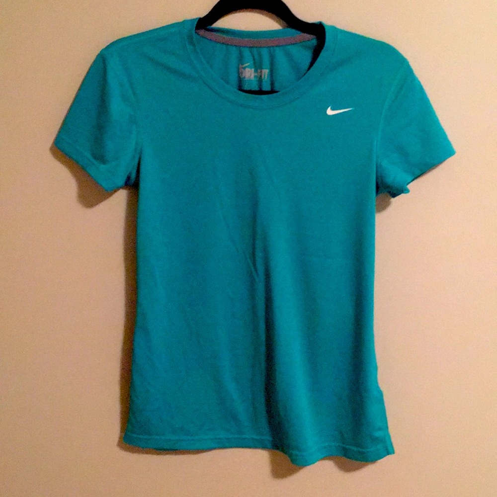 Nike workout top